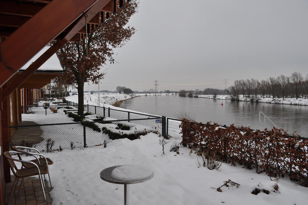 Thuiskomen, Genieten Aan Het Water Maaseik Rom bilde